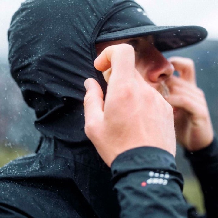 CHAQUETA COMPRESSPORT HURRICANE WATERPROOF 10/10