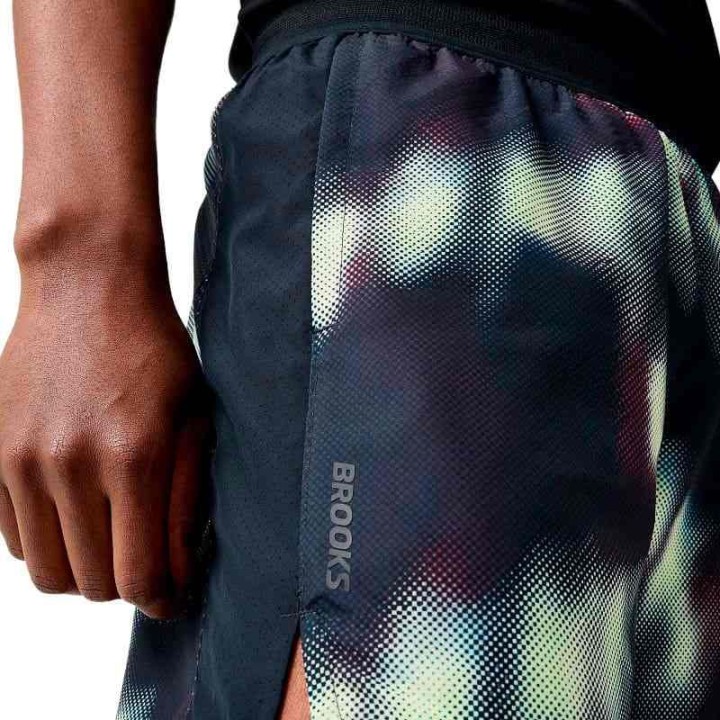 PANTALON CORTO BROOKS DASH PRINTED